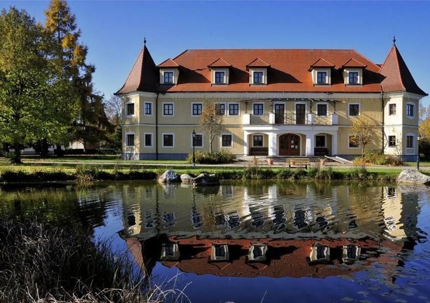 Almtalhotel Appartements In Pettenbach المظهر الخارجي الصورة